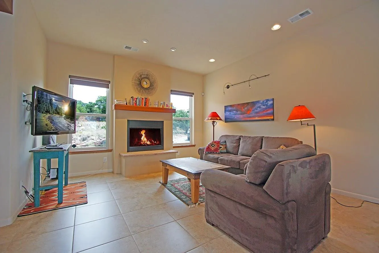 1 bed, 1000 sqft, $2,250 — Photo 3
