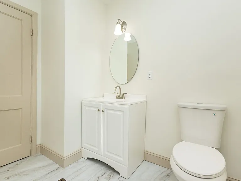 825 Henderson Ave — Photo 11