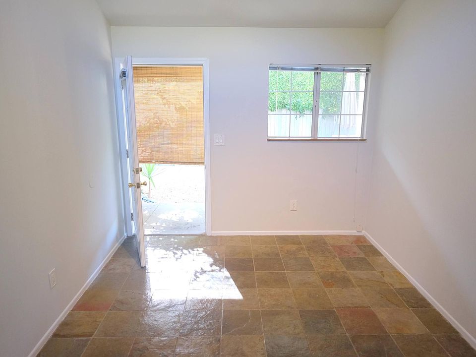 1st image of 2448 N Beachwood Dr #6