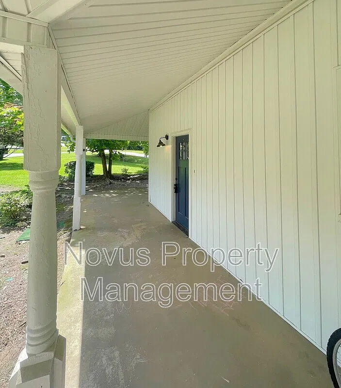 2 bed, 1.0 bath, 1122 sqft, $1,075 — Photo 3