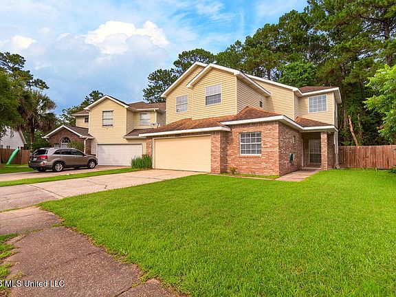 2nd image of 11118 Oakcrest Dr