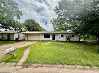 105 Ragland St, Graham, TX 76450