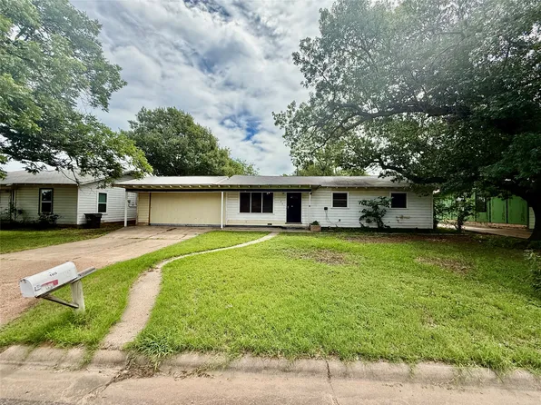 105 Ragland St, Graham, TX 76450