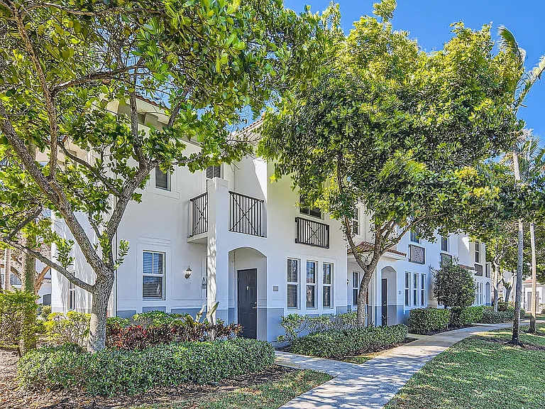 Lush, Wide-Open Exteriors