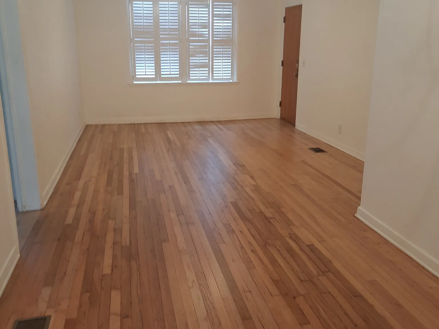 2 bed, 1200 sqft, $1,549 — Photo 2