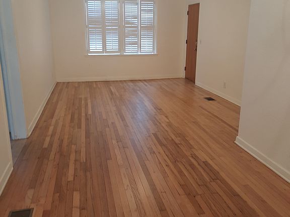 2nd image of 512 Phoenix Ave #10