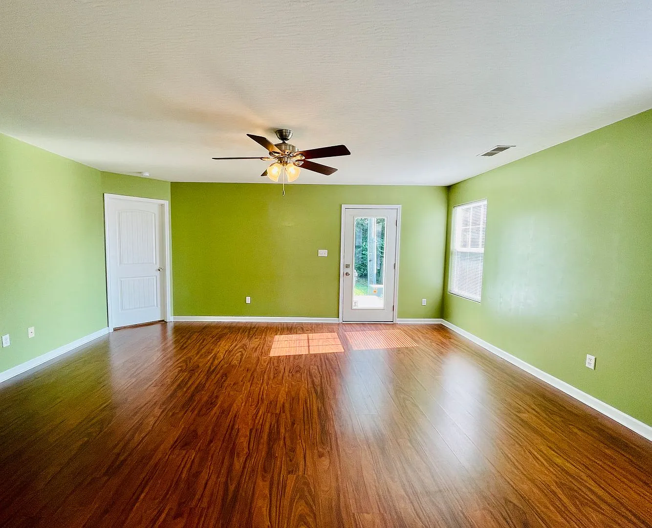 3 Bedroom Ranch in Coventry! — Photo 4