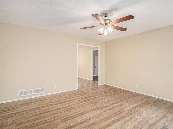 4th image of 6979 Bruce Cir