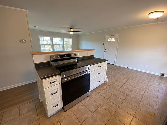 3rd image of 1301 Timbergrove Dr
