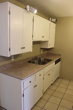3rd image of 221 Quincy St APT 7