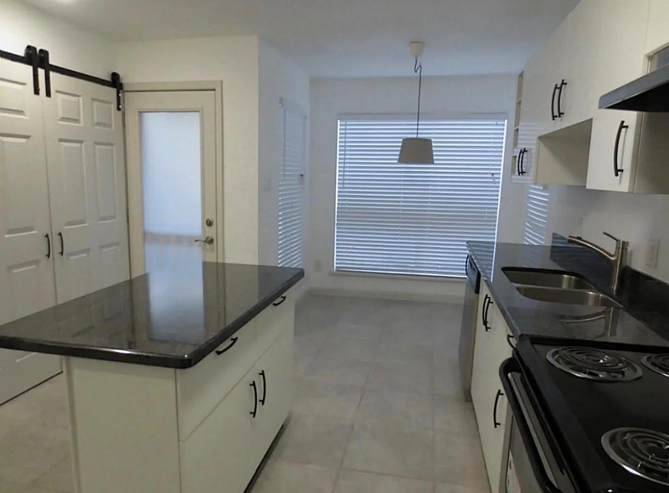 2 bed, 2.0 bath, 1884 sqft, $1,900 — Photo 4