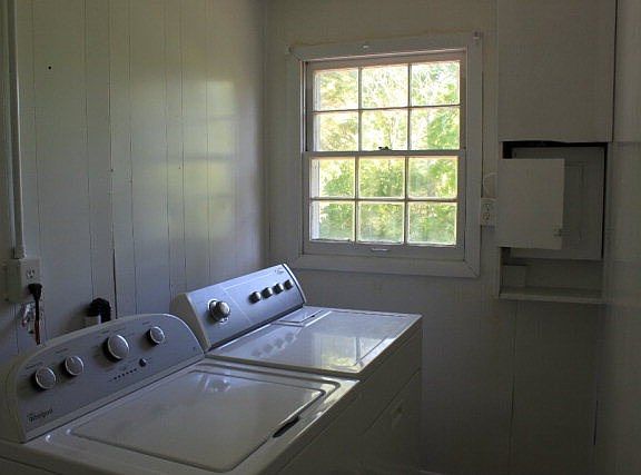 4th image of 904 Southmoor Dr