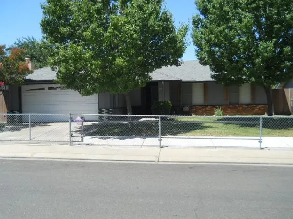 729 Larmuseau Ln, Modesto, CA 95351