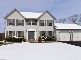 121 Kestrel Rd, Mountain Top, PA 18707