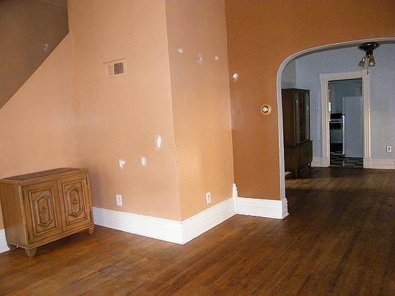 2nd image of 612 Laurel St