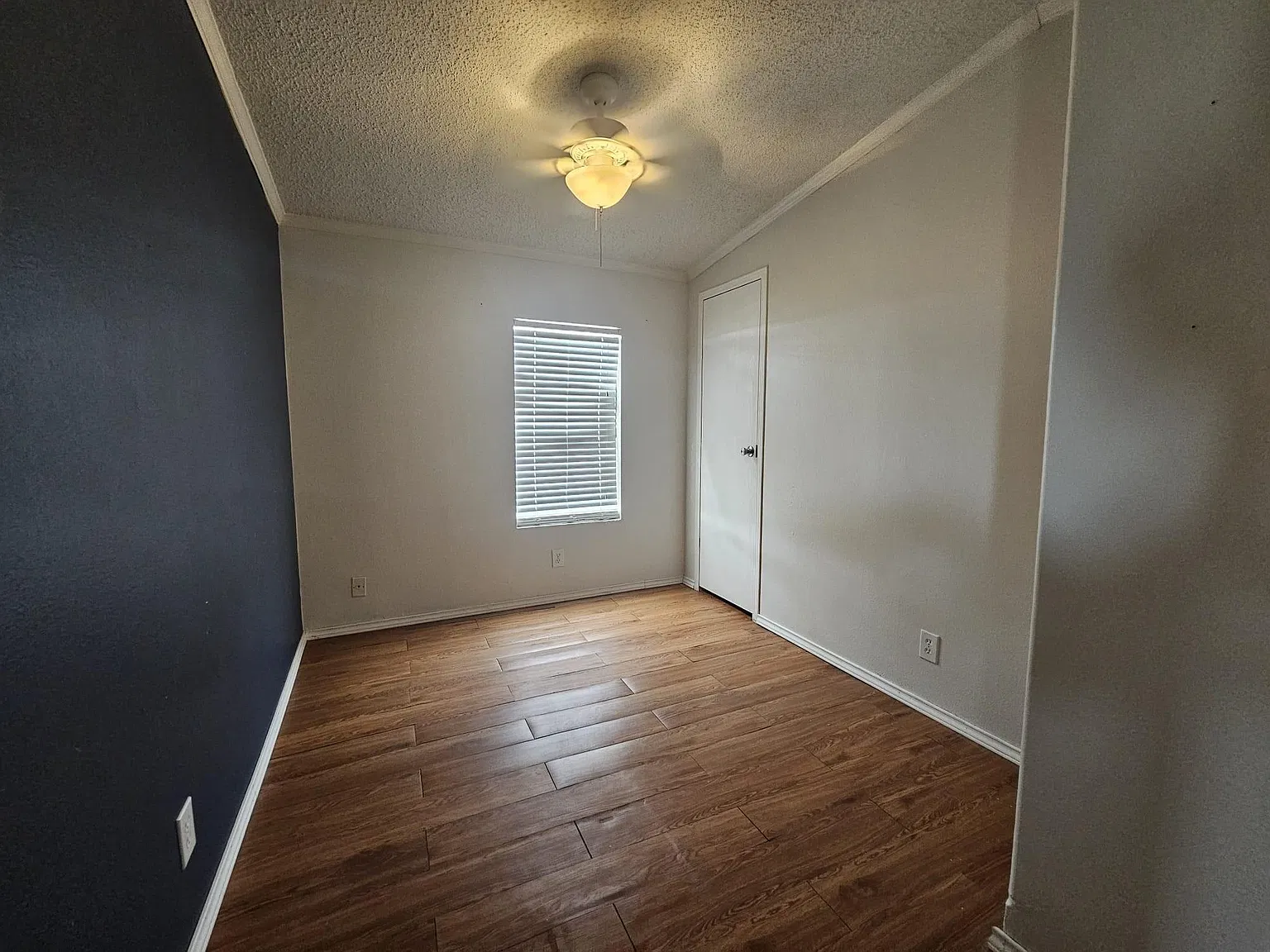 3 bed, 2.0 bath, 1216 sqft, $1,650 — Photo 3
