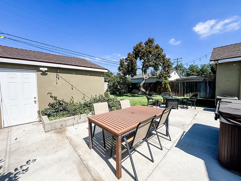 3243 Eucalyptus Ave — Photo 23