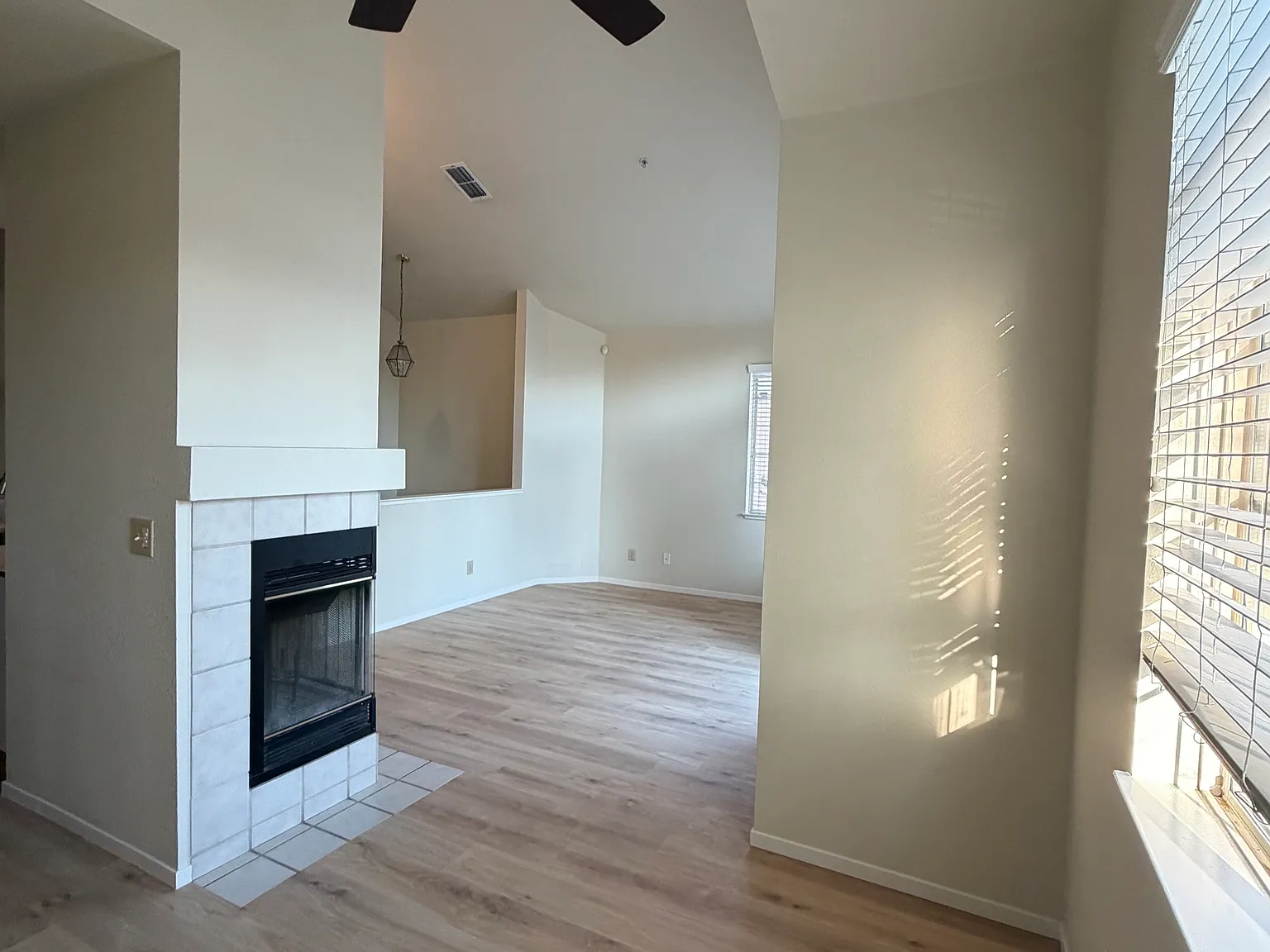 2 bed, 1014 sqft, $2,350 — Photo 4