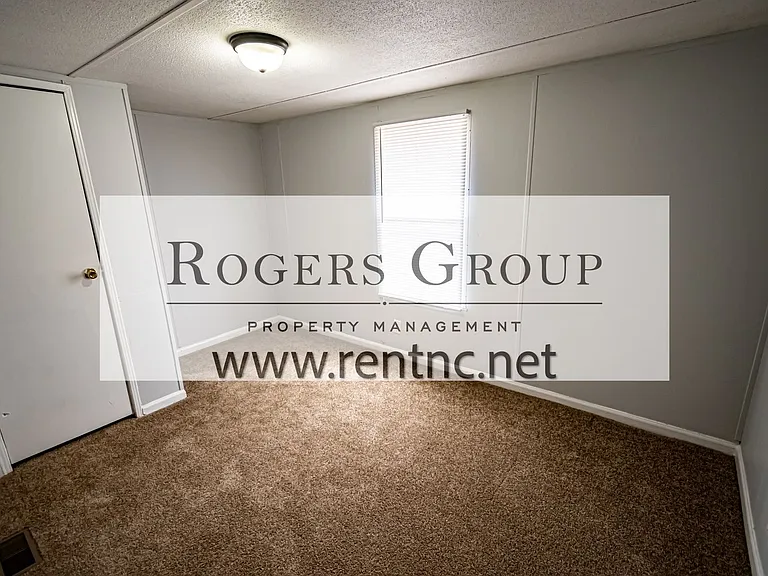 6088 Cindy Ln — Photo 4