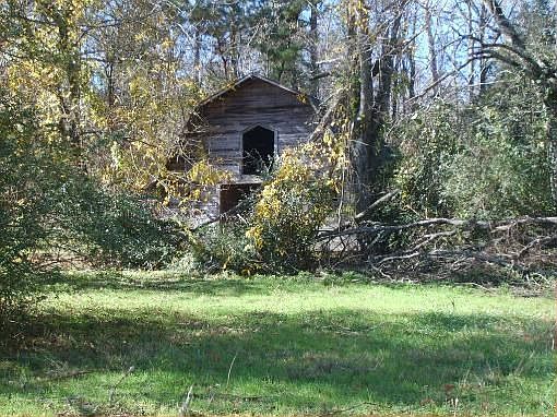 3rd image of 152 Old Highway 70 Loop