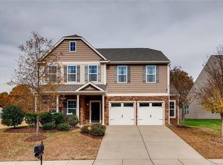2711 Impatien Dr, Charlotte, NC 28215