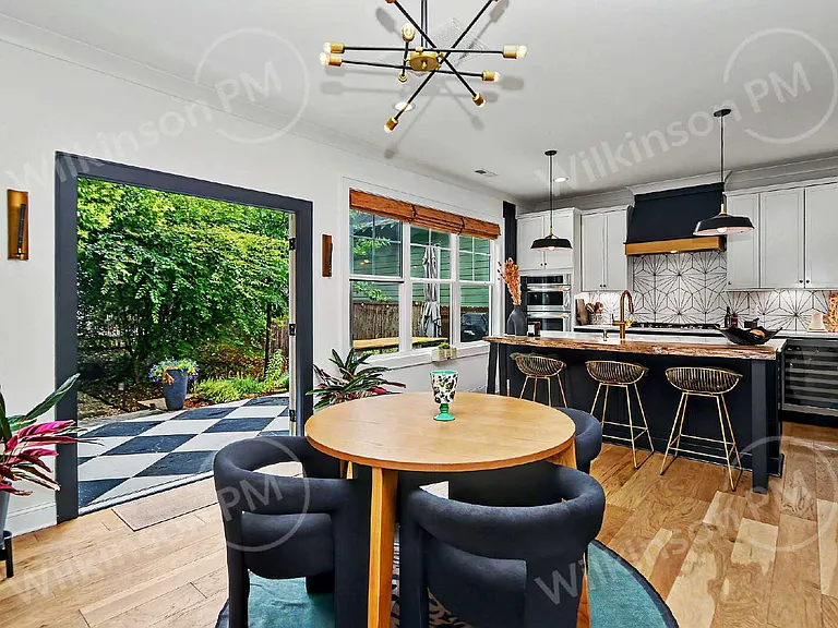 221 Gardner Ave — Photo 14