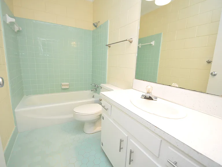 1426 Old Trinity Cir #11 — Photo 13