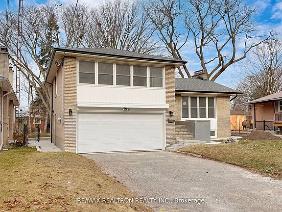 2nd image of 6 Deering Cres