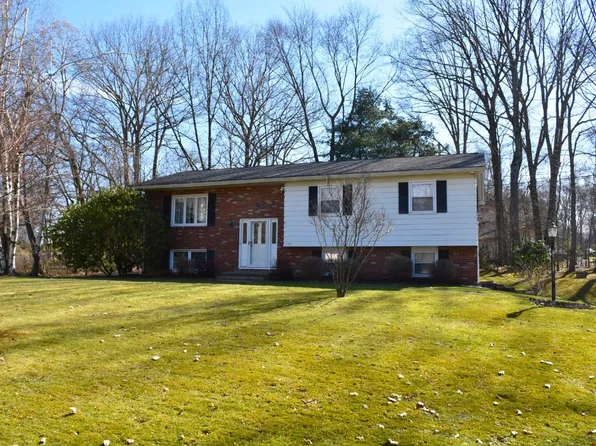 1173 Carmont Dr, Meadville, PA 16335