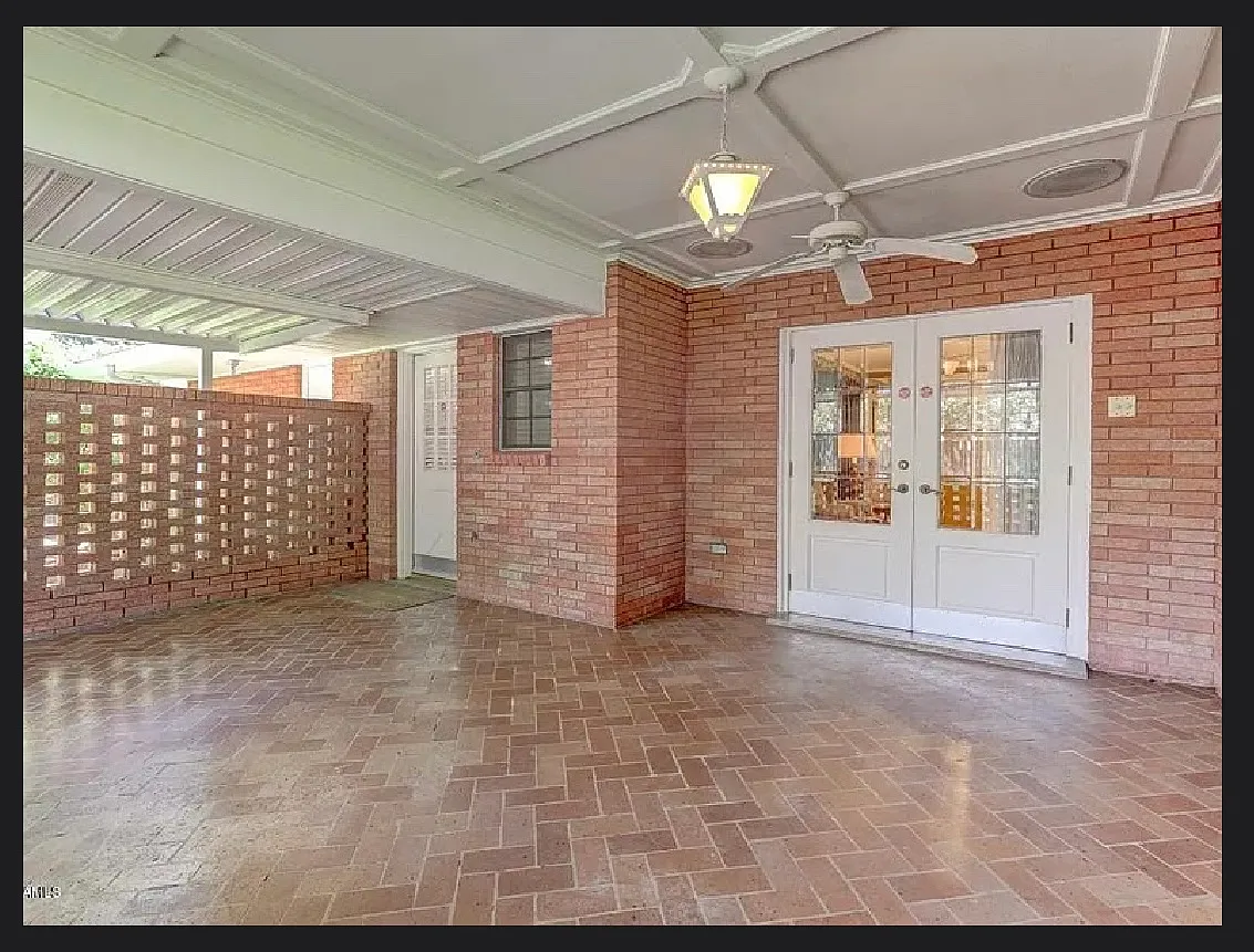 3 bed, 2.5 bath, 2308 sqft, $2,000 — Photo 4