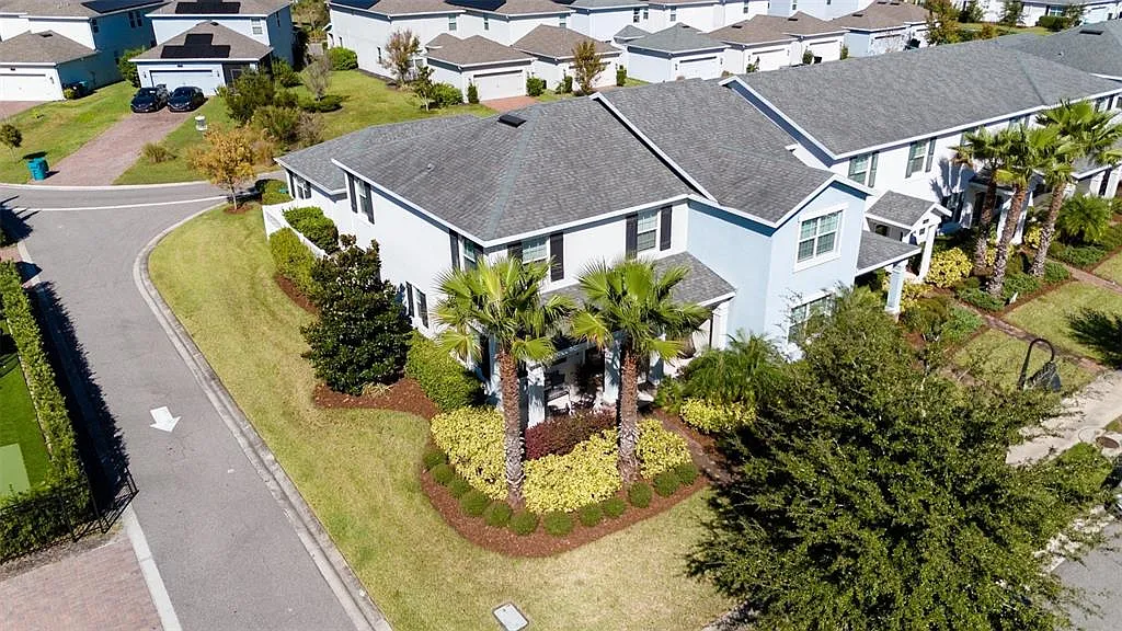 3 bed, 2.5 bath, 1717 sqft, $2,800 — Photo 2