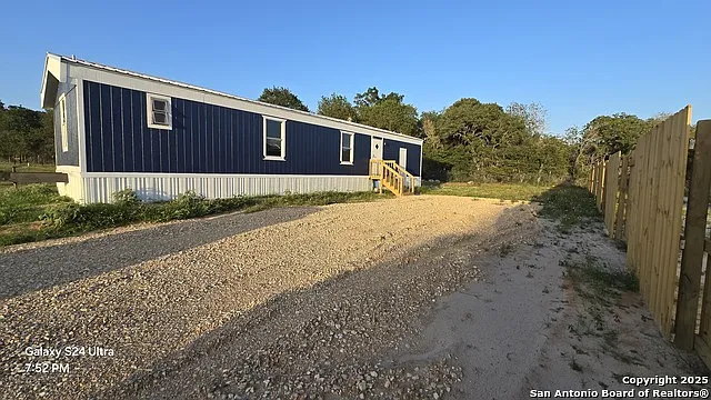 3 bed, 2.0 bath, 1100 sqft, $1,375 — Photo 2