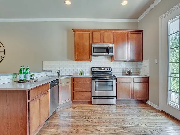 2816 Lubbock Ave — Photo 19