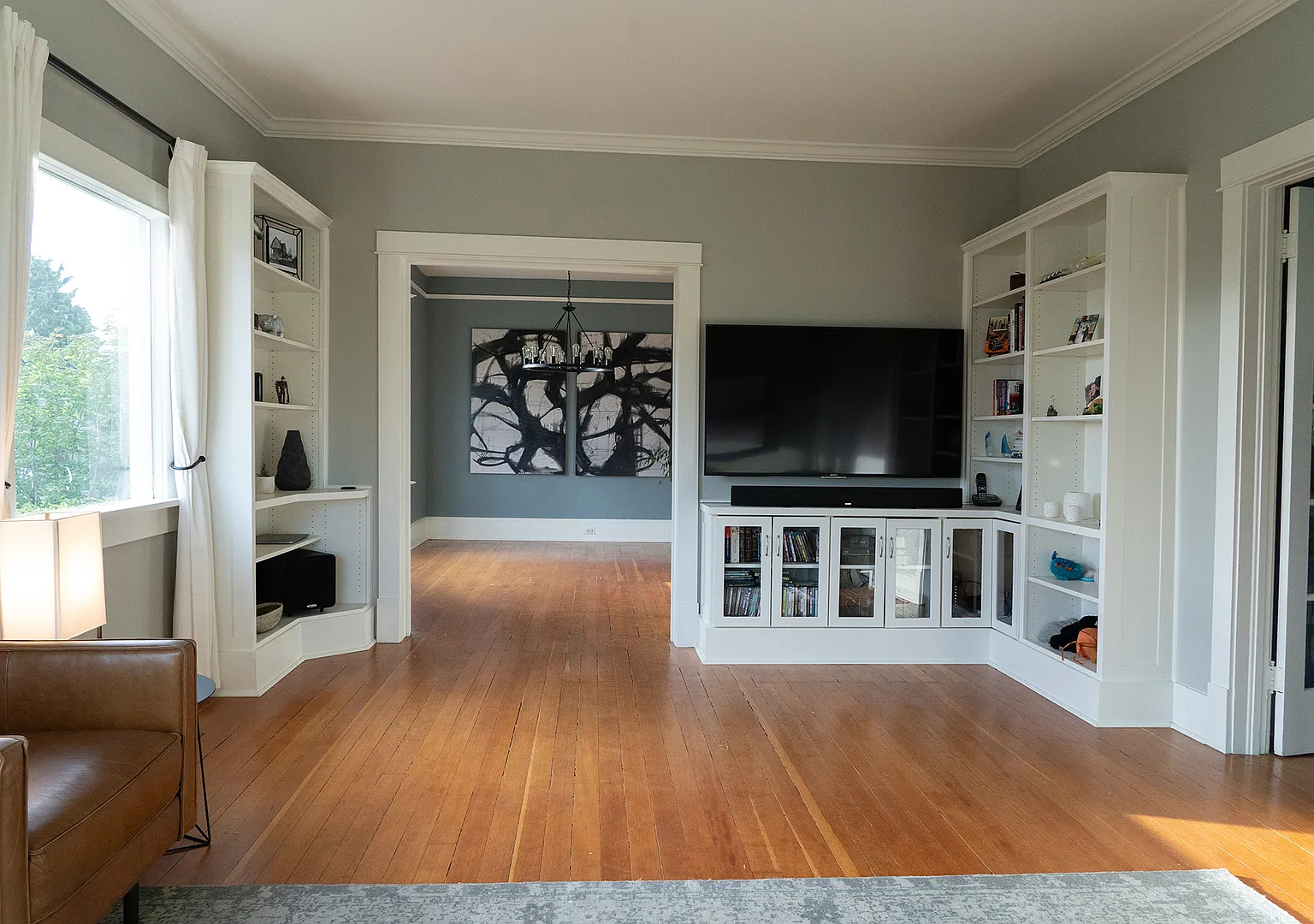 Gorgeous Colonial 3 bedroom home with views waiting for you! — Photo 3