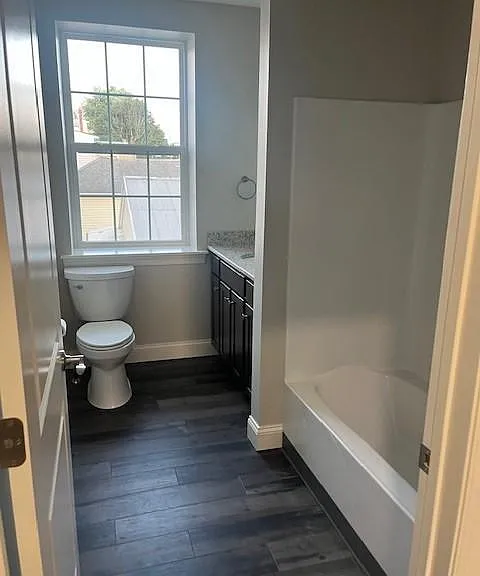 236 W Market St #7 — Photo 3