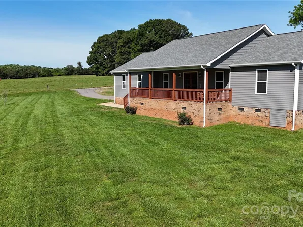 158 Eaves Farm Rd, Bessemer City, NC 28016