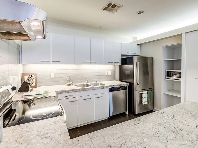 Open Kitchens | The Mix at CTR City | Apartments in Anaheim, CA