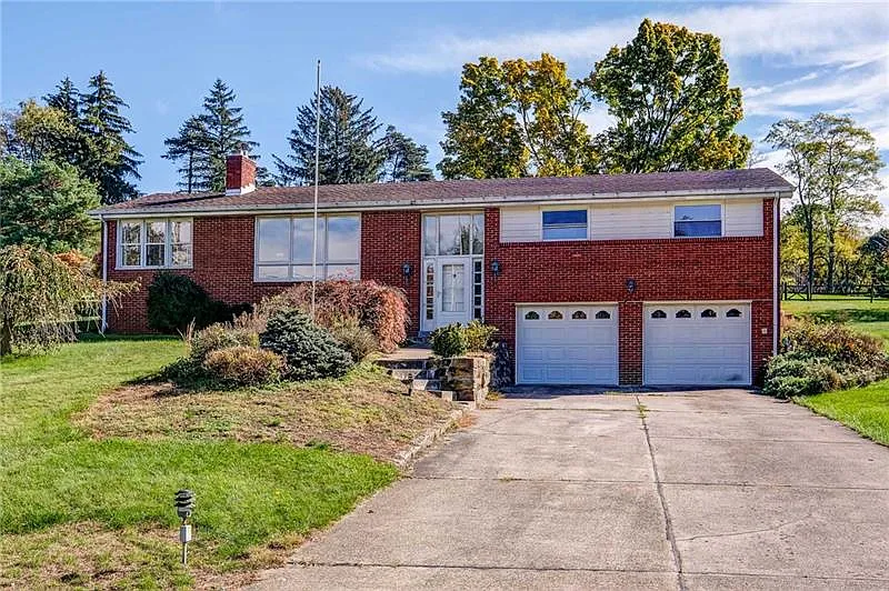 2398 Fairhill Rd photo 1