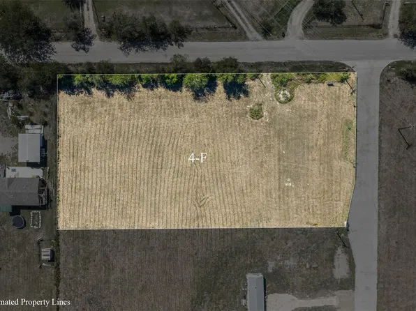1940 Homannville Trl, Lockhart, TX 78644