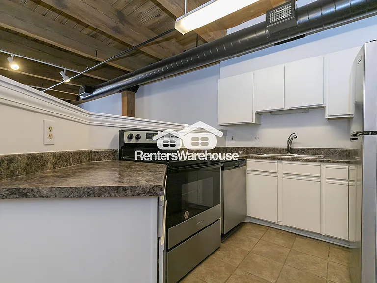 700 Broadway Blvd #210 — Photo 8