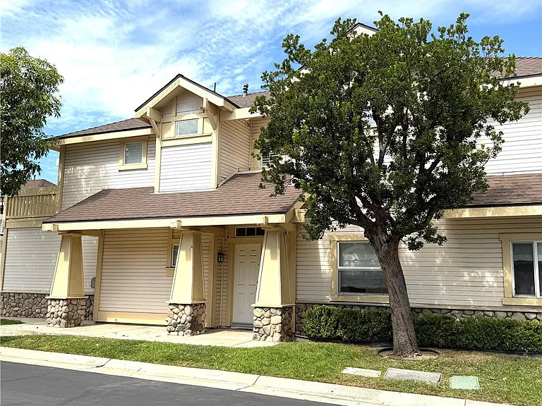 115 Citrus Ranch Rd — Photo 1
