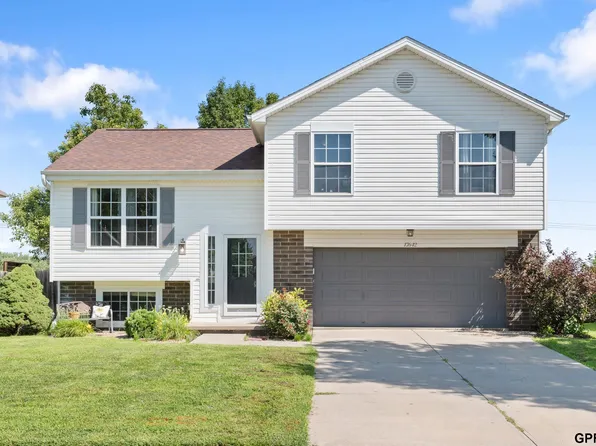 17642 Emiline St, Omaha, NE 68136