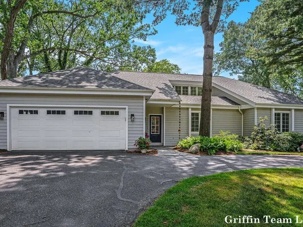 786 Hazelwood Dr, Holland, MI 49424