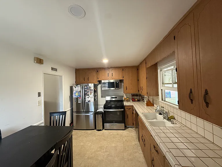 14833 Stanton Ave — Photo 9
