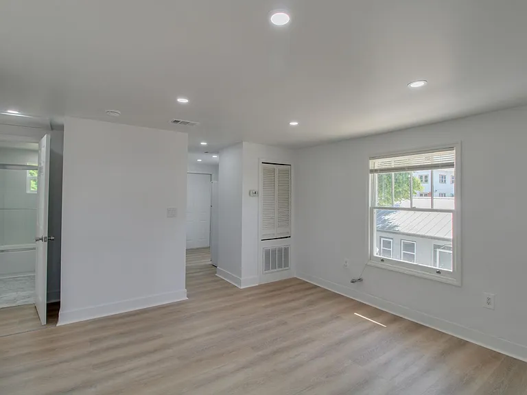 236 N Oleander Ave #2 — Photo 5