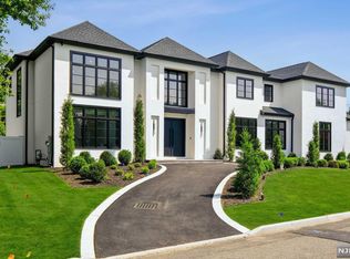 67 Roberts Rd, Englewood Cliffs, NJ 07632