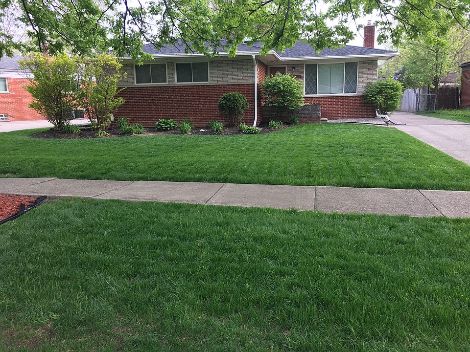 1st image of 27677 Doreen Ave