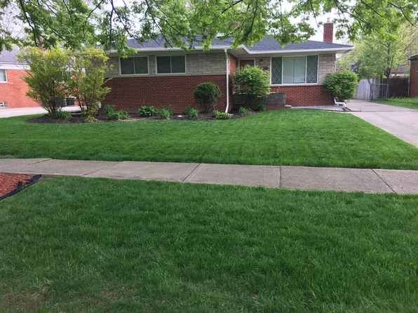 27677 Doreen Ave, Farmington Hills, MI 48336
