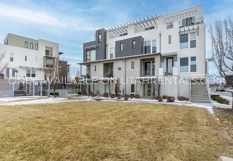 4738 W Daybreak Rim Way — Photo 2