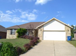 113 Pine Hill Ct, Nixa, MO 65714